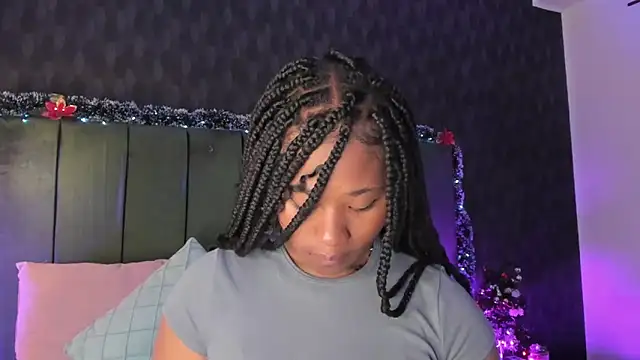 Snapshot of Anneth__M chatting on 12.19.24 Anneth M online show from 12.19.24