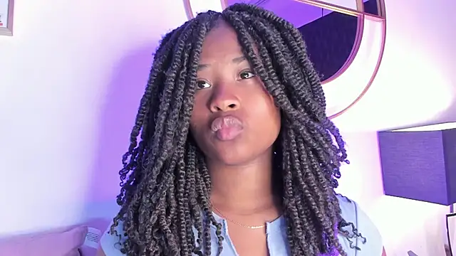 Snapshot of Anneth__M chatting on 03.08.25 Anneth M online show from 03.08.25