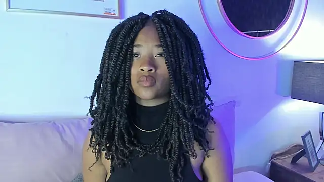 Snapshot of Anneth__M chatting on 03.10.25 Anneth M online show from 03.10.25