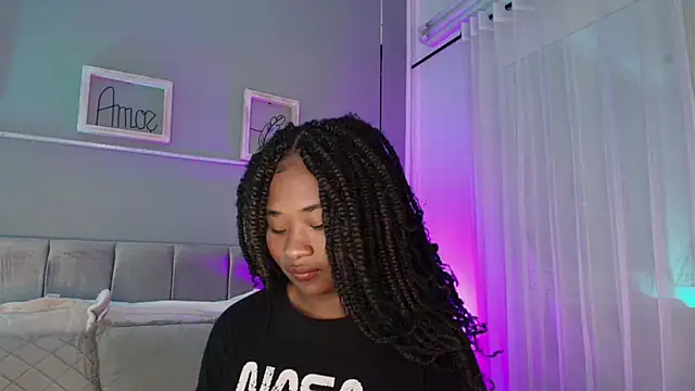 Snapshot of Anneth__M chatting on 03.20.25 Anneth M online show from 03.20.25