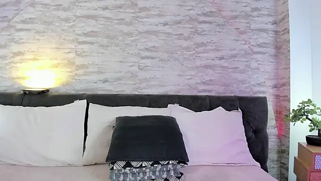 Snapshot of Anneth__M chatting on 09.08.25 Anneth M online show from 09.08.25