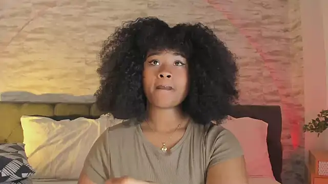 Snapshot of Anneth__M chatting on 09.15.25 Anneth M online show from 09.15.25