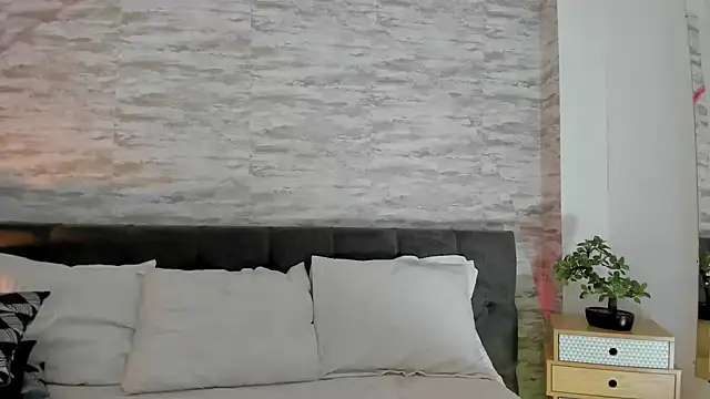 Snapshot of Anneth__M chatting on 09.30.25 Anneth M online show from 09.30.25