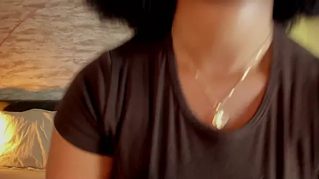 Snapshot of Anneth__M chatting on 10.06.25 Anneth M online show from 10.06.25