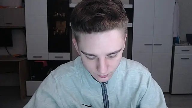 Snapshot of angryzan chatting on 12.24.24 angryzan online show from 12.24.24