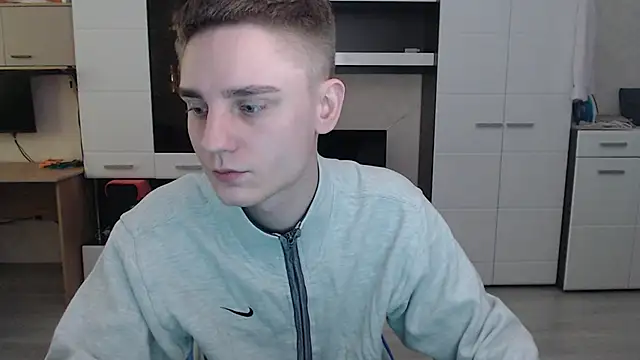 Snapshot of angryzan chatting on 12.24.24 angryzan online show from 12.24.24