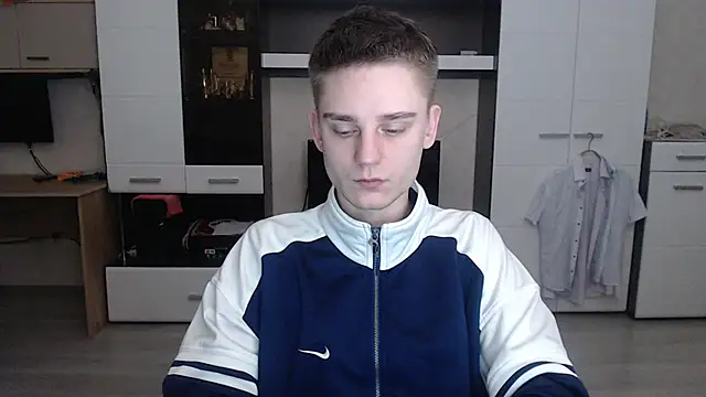 Snapshot of angryzan chatting on 12.25.24 angryzan online show from 12.25.24