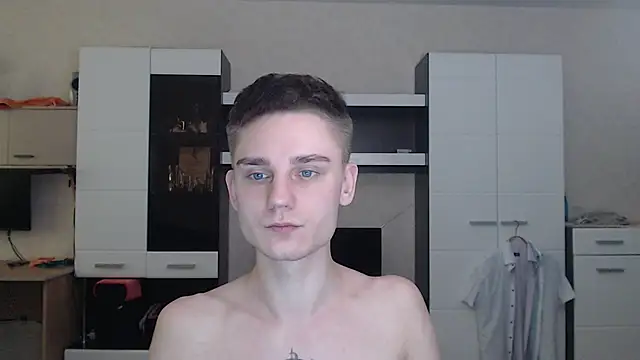 Snapshot of angryzan chatting on 12.25.24 angryzan online show from 12.25.24