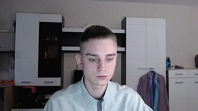 Snapshot of angryzan chatting on 01.09.25 angryzan online show from 01.09.25