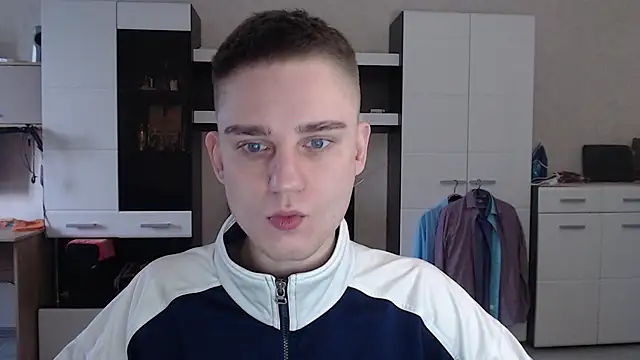 Snapshot of angryzan chatting on 01.10.25 angryzan online show from 01.10.25