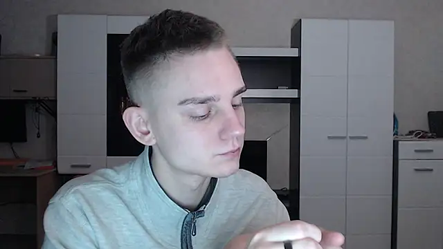 Snapshot of angryzan chatting on 01.13.25 angryzan online show from 01.13.25