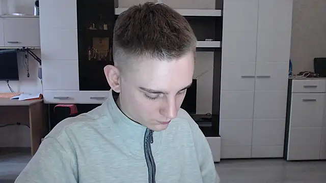 Snapshot of angryzan chatting on 01.13.25 angryzan online show from 01.13.25