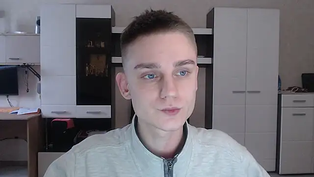 Snapshot of angryzan chatting on 01.13.25 angryzan online show from 01.13.25