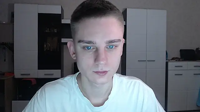 Snapshot of angryzan chatting on 01.16.25 angryzan online show from 01.16.25