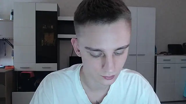 Snapshot of angryzan chatting on 01.16.25 angryzan online show from 01.16.25