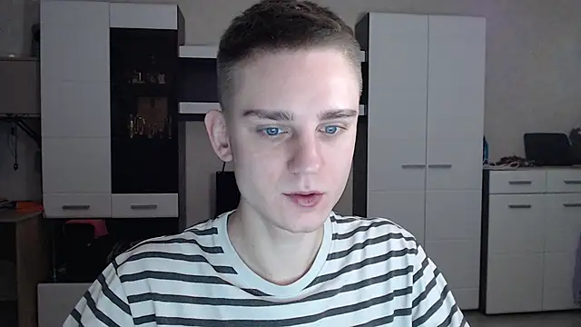 Snapshot of angryzan chatting on 01.17.25 angryzan online show from 01.17.25