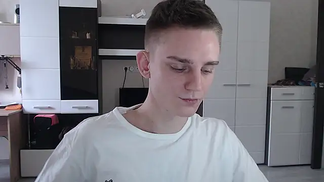 Snapshot of angryzan chatting on 01.24.25 angryzan online show from 01.24.25