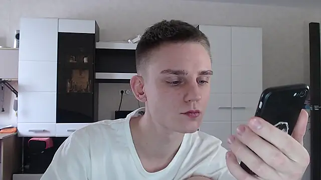 Snapshot of angryzan chatting on 01.24.25 angryzan online show from 01.24.25