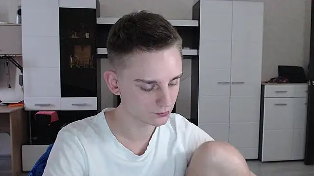 Snapshot of angryzan chatting on 01.27.25 angryzan online show from 01.27.25