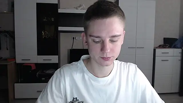 Snapshot of angryzan chatting on 01.28.25 angryzan online show from 01.28.25