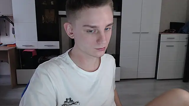 Snapshot of angryzan chatting on 01.28.25 angryzan online show from 01.28.25