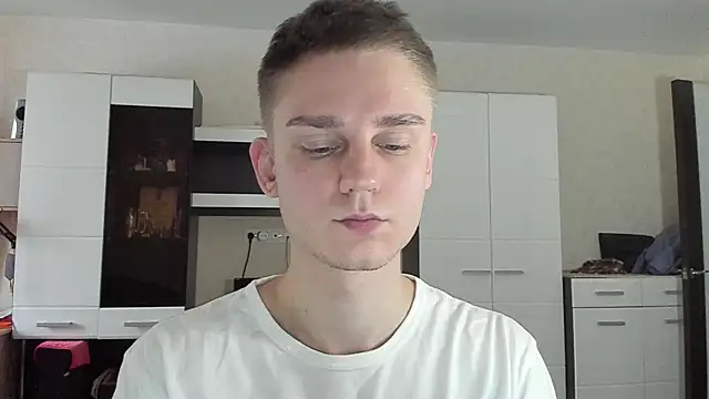 Snapshot of angryzan chatting on 01.28.25 angryzan online show from 01.28.25