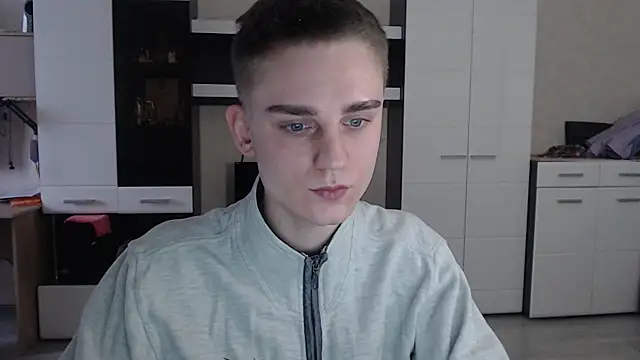 Snapshot of angryzan chatting on 01.29.25 angryzan online show from 01.29.25