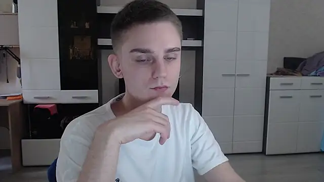 Snapshot of angryzan chatting on 01.31.25 angryzan online show from 01.31.25