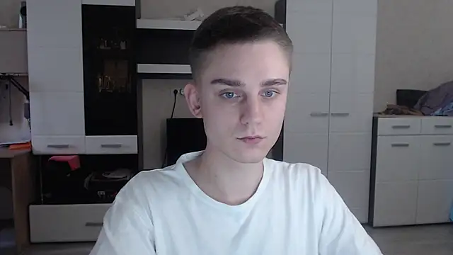 Snapshot of angryzan chatting on 01.31.25 angryzan online show from 01.31.25