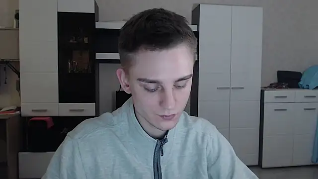 Snapshot of angryzan chatting on 02.04.25 angryzan online show from 02.04.25