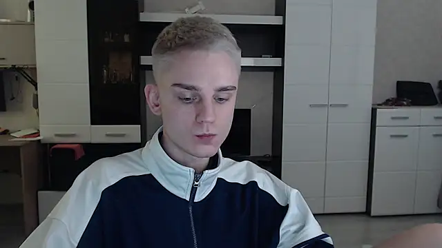 Snapshot of angryzan chatting on 02.10.25 angryzan online show from 02.10.25