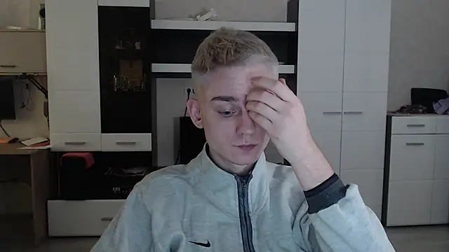 Snapshot of angryzan chatting on 02.11.25 angryzan online show from 02.11.25