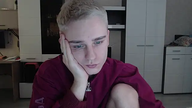 Snapshot of angryzan chatting on 02.12.25 angryzan online show from 02.12.25