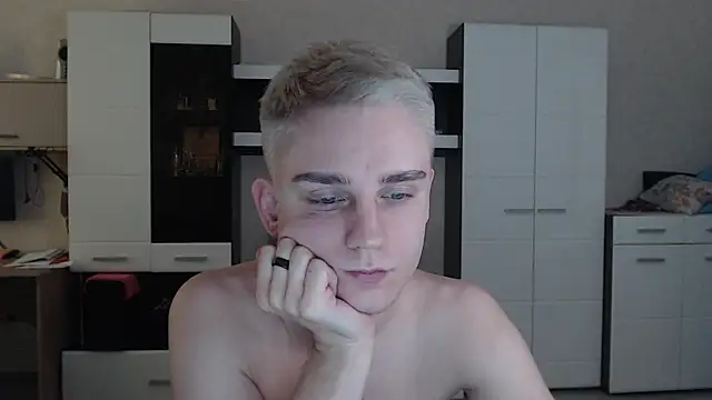 Snapshot of angryzan chatting on 02.12.25 angryzan online show from 02.12.25