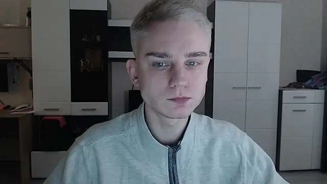 Snapshot of angryzan chatting on 02.13.25 angryzan online show from 02.13.25