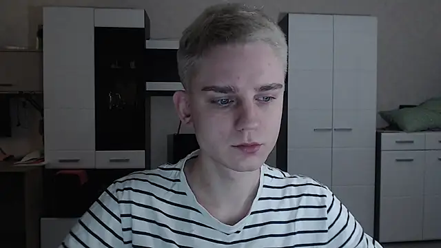 Snapshot of angryzan chatting on 02.20.25 angryzan online show from 02.20.25