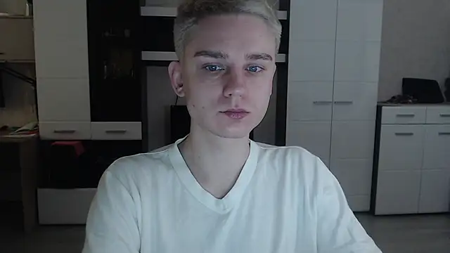 Snapshot of angryzan chatting on 02.24.25 angryzan online show from 02.24.25