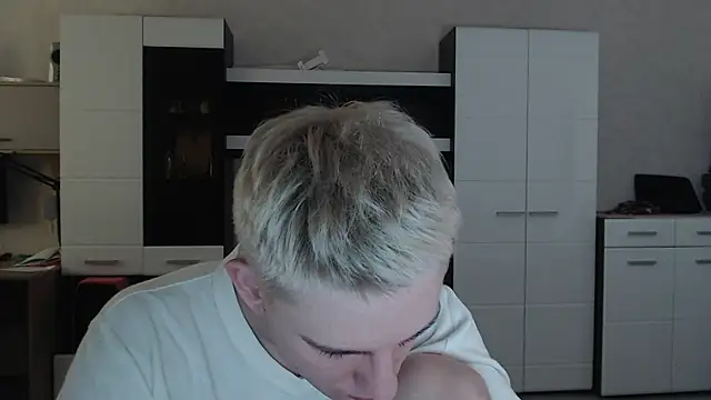 Snapshot of angryzan chatting on 02.24.25 angryzan online show from 02.24.25