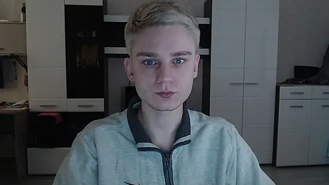 Snapshot of angryzan chatting on 02.26.25 angryzan online show from 02.26.25