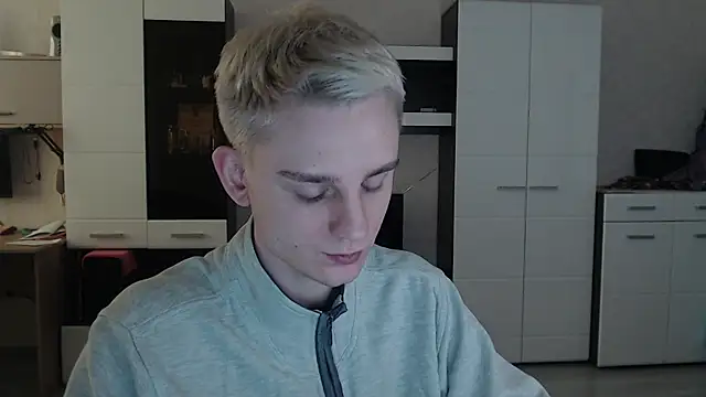 Snapshot of angryzan chatting on 02.26.25 angryzan online show from 02.26.25