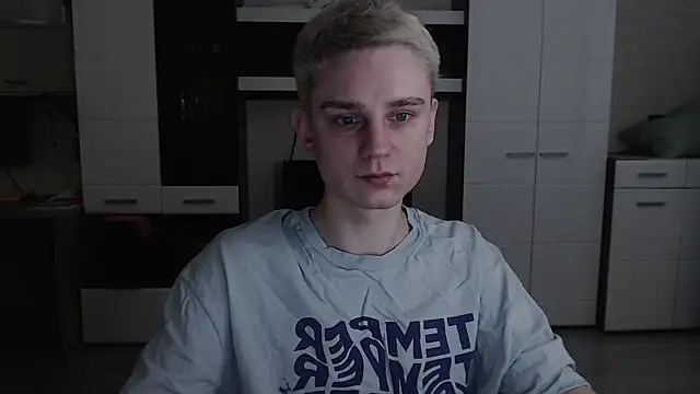 Snapshot of angryzan chatting on 02.28.25 angryzan online show from 02.28.25