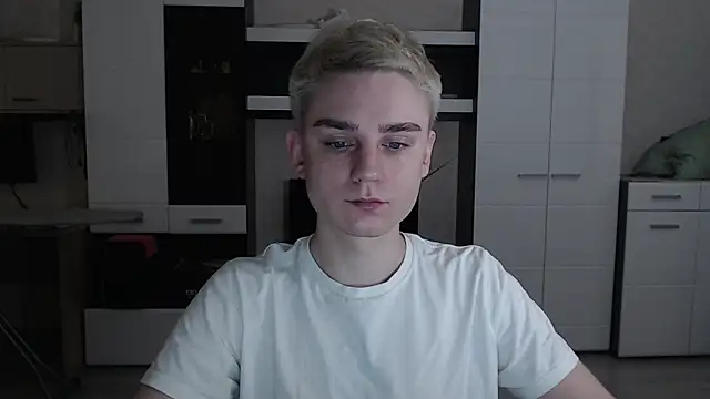 Snapshot of angryzan chatting on 03.05.25 angryzan online show from 03.05.25