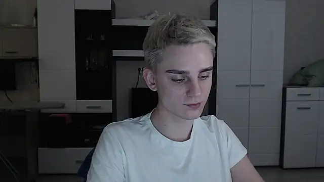 Snapshot of angryzan chatting on 03.05.25 angryzan online show from 03.05.25