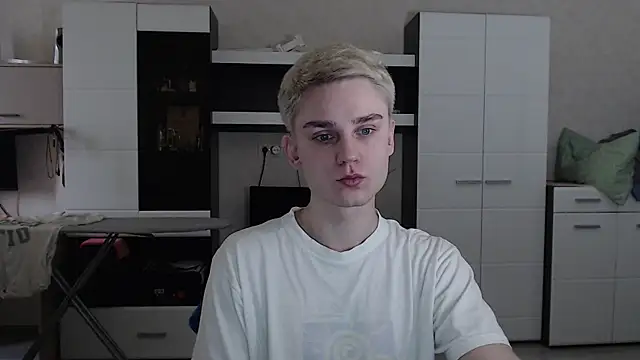 Snapshot of angryzan chatting on 03.10.25 angryzan online show from 03.10.25