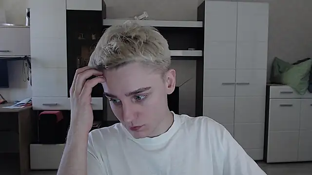 Snapshot of angryzan chatting on 03.10.25 angryzan online show from 03.10.25