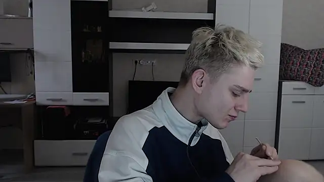 Snapshot of angryzan chatting on 03.12.25 angryzan online show from 03.12.25