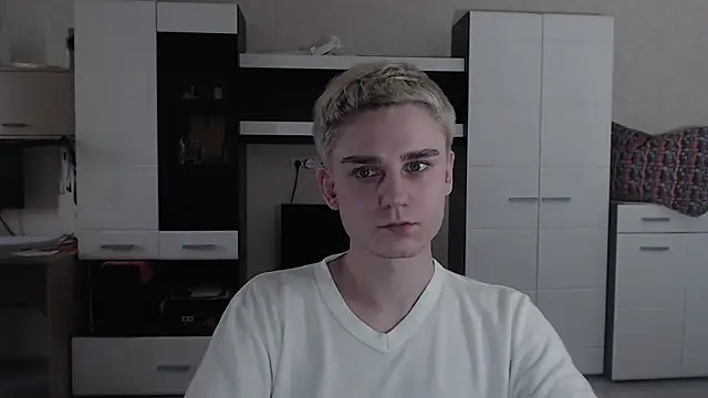 Snapshot of angryzan chatting on 03.14.25 angryzan online show from 03.14.25