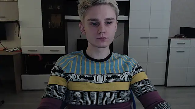 Snapshot of angryzan chatting on 03.20.25 angryzan online show from 03.20.25