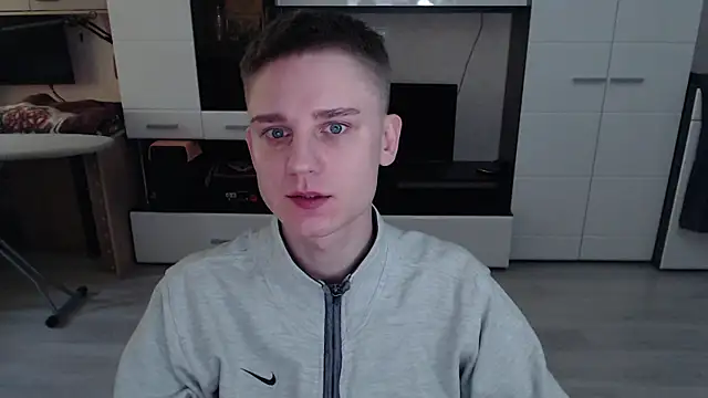 Snapshot of angryzan chatting on 10.10.25 angryzan online show from 10.10.25