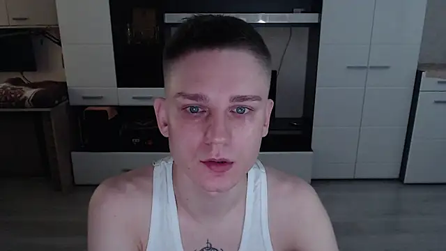 Snapshot of angryzan chatting on 10.20.25 angryzan online show from 10.20.25